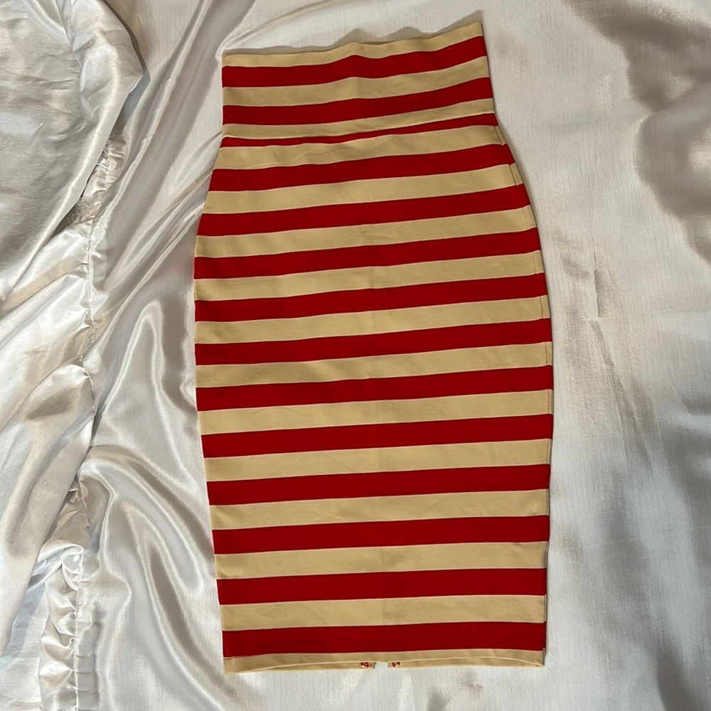 Bebe Striped knit midi Stretch pencil skirt. Size XXS